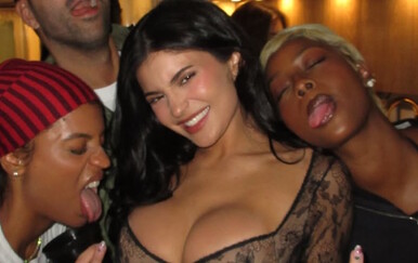 Kylie Jenner u čipkastom grudnjaku na Coachelli