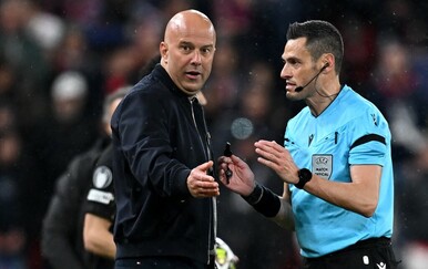 VIDEO Jeste li ovo ikad vidjeli u Ligi prvaka? Slot potezom prekinuo utakmicu