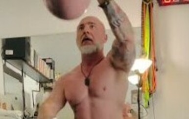 Bivši suprug Indire Levak pokazao mišićavu formu