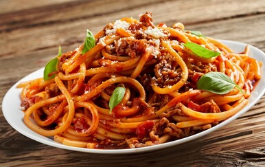Kad vam dosadi bolognese - skuhajte "šporke špagete"