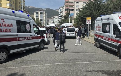 Devetero ubijenih, 13 ranjenih u napadu u turskoj školi