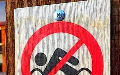 Urnebesan znak zabrane osvanuo u Zadru, a pogreška je nasmijala prolaznike