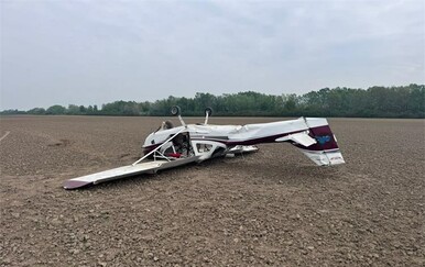 Zrakoplov prisilno sletio na njivu kod Vinkovaca: Doznajemo što se dogodilo