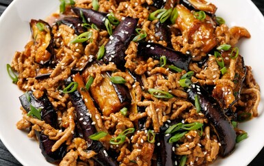 Riža s mljevenim mesom i patlidžanom recept