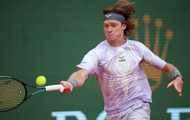 Peti nositelj uvjerljivo u četvrtfinale