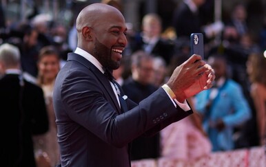 Priča o voditelju Karamu Brownu