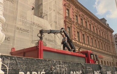 Cigle pale na pločnik na zagrebačkom trgu