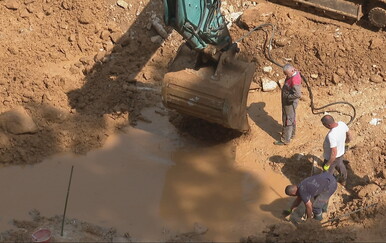 Stanari dubrovačke zgrade u strahu zbog detonacija pod prozorima, zgrada puca, a inspekcije nema
