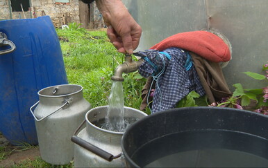 Šljivnjak bez pitke vode: mještani kišnicu skupljaju ili čekaju Crveni križ