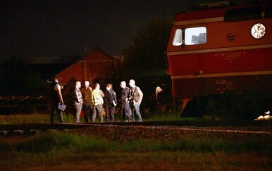 U naletu vlaka u Slavonskom Brodu smrtno stradale dvije osobe