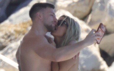 Kerry Katona izmjenjivala nježnosti na jahti s novim partnerom