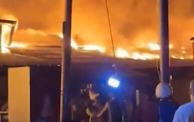 VIDEO Požar u Maleziji uništio 1000 domova: "Brzo se proširio, vjetar je bio snažan"