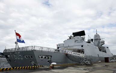 Nizozemski ratni brod praćen 24 sata pomoću gadgeta skrivenog u omotnici pisma