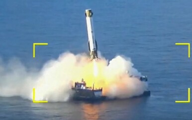 Blue Origin neuspješno lansirao satelit u orbitu, raketa New Glenn uspješno sletjela na morsku platformu