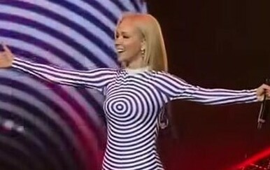 Jelena Rozga zablistala u skupocjenoj kreaciji na koncertu Jakova Jozinovića u Beogradu