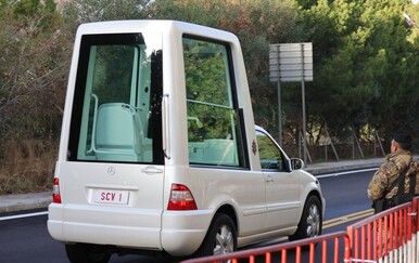 Posljednja želja pape Franje i dalje nije izvršena, nije poznato što će biti s papamobilom