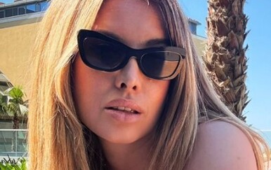 Nives Celzijus podijelila fotografiju na kojoj pozira u kupaćem kostimu
