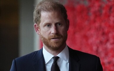 Princ Harry potajno odao počast kraljici Elizabeti II. na njezin 100. rođendan