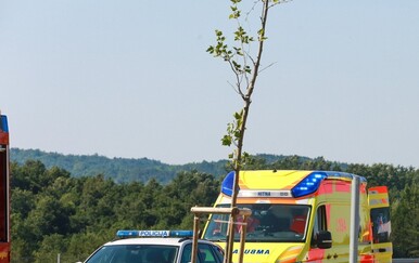 Srušio se zmaj u Slavoniji: Jedna osoba ozlijeđena, službe su na terenu
