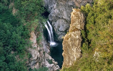 Najviši slap Dalmacije: Izlet na Veliku Gubavicu koja će vas oduševiti mirom i ljepotom