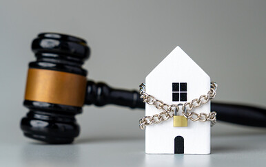 Kako se piše: imovinsko-pravni ili imovinskopravni