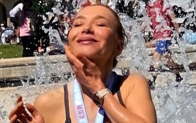 Ecija Ojdanić se okupala u fontani u Padovi