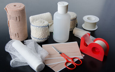 Što treba imati kućna ljekarna? Sedam savjeta uz koje ćete proći jeftinije i sigurnije