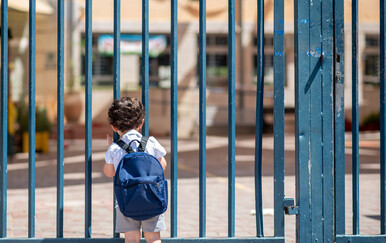 Djeca tijekom evakuacija ostala zaključana na dvorištu škole