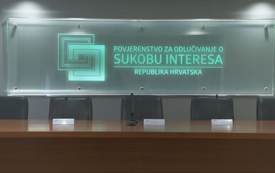 Ministru Davidu Vlajčiću kazna od 2000 eura jer je zaposlio rođakinju kao svoju savjetnicu