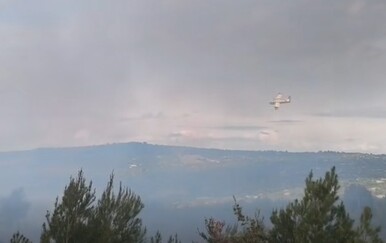 Požar na Braču gase 33 vatrogasca