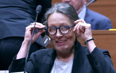 Urša Raukar Gamulin ima nove naočale