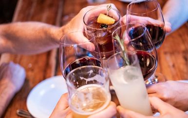 Nije svejedno što pijete: Ovo alkoholno piće ima najmanji rizik za srce!