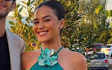 Antonia Dora Pleško objavila sliku s dečkom