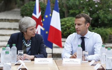 Macron i May (Foto: AFP)