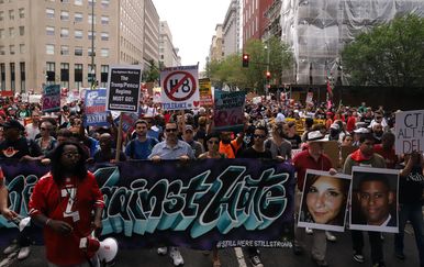 Godinu dana nakon nemira u Charlottesvilleu, održana okupljana neonacista i antifašista (Foto: AFP) - 4