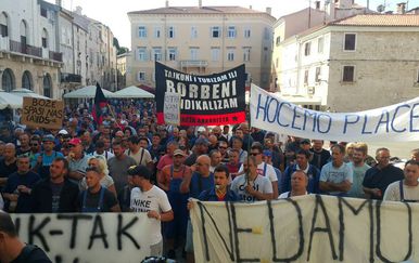 Prosvjed radnika brodogradilišta (Foto: Dnevnik.hr)