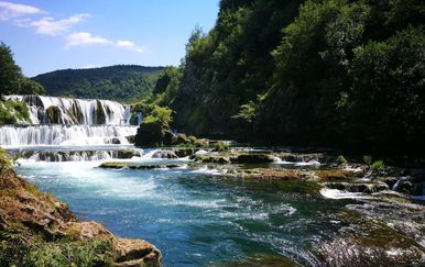 Nacionalni park Una u BiH - Štrbački buk iz daljine (Foto: Branimir Vorša) - 6