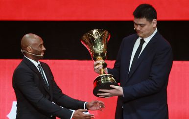 Kobe Bryant i Yao Ming (Foto: AFP)