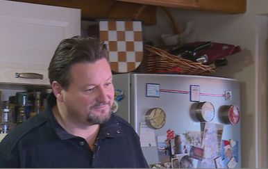 Lovro Kuščević i ustaški grb (Foto: Dnevnik.hr)