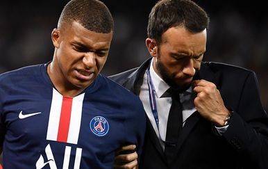 Ozlijeđeni Kylian Mbappe (Foto: AFP)