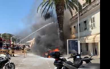 Požar na Rivi u Splitu