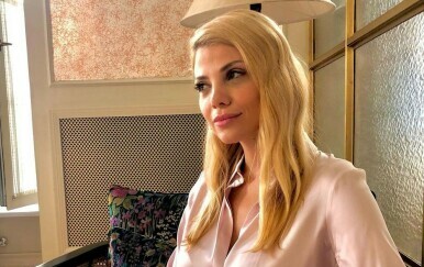 Lejla Filipović voli nositi bluze od podatnih materijala