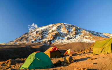 Pogled na najviši vrh Mt. Kilimandžara, Uhuru