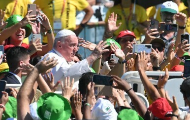 Papa Franjo na susretu katoličke mladeži