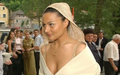 Martina Tomčić 2003. godine u neobičnoj i baš efektnoj vjenčanici