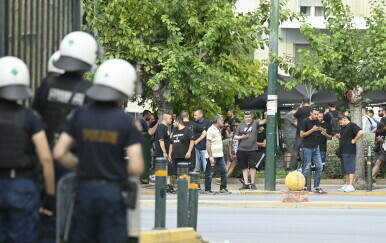 Huligani AEK-a pred sudom