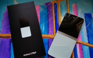 Samsung Galaxy Z Flip 5 - 13