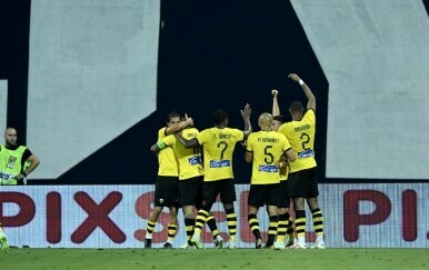 Slavlje nogometaša AEK-a