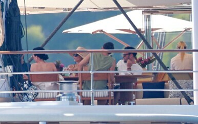 Jeff Bezos i prijatelji na jahti pokraj Lastova - 7