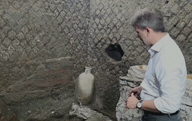 U rimskoj vili u Pompejima pronađena mala spavaća soba - 3
